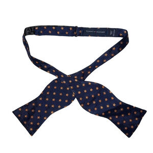 Tommy Hilfiger 100% Silk Floral Novelty Print Preppy Professional Work Bowtie